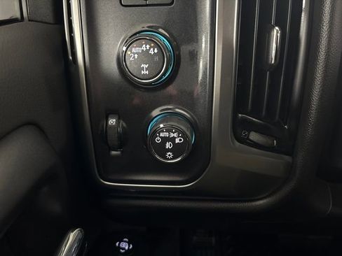 Used 2019 Chevrolet Silverado 1500 LT w/ All Star Edition image 42