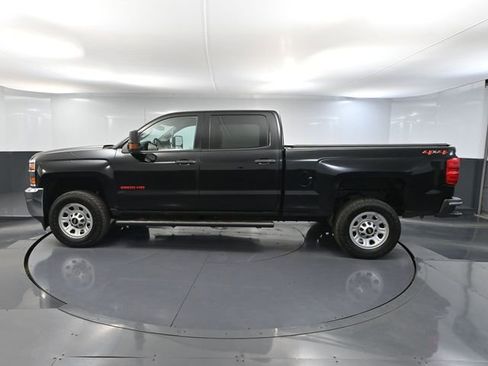 Used 2019 Chevrolet Silverado 2500 W/T w/ WT Convenience Package image 9