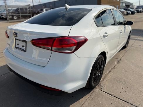 Used 2017 Kia Forte LX FWD image 5