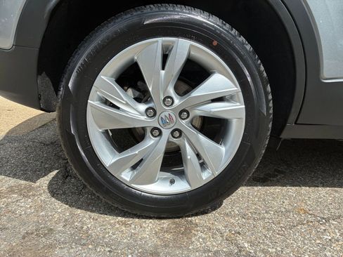 Used 2025 Buick Encore GX Preferred AWD/4WD image 30