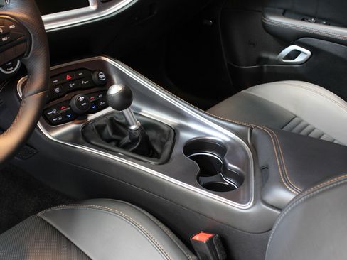 Used 2015 Dodge Challenger R/T Scat Pack image 30