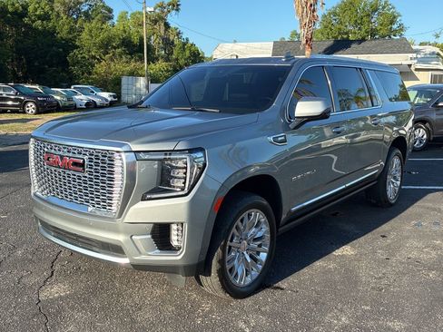 Used 2024 GMC Yukon XL Denali w/ Denali Reserve Package AWD/4WD image 3