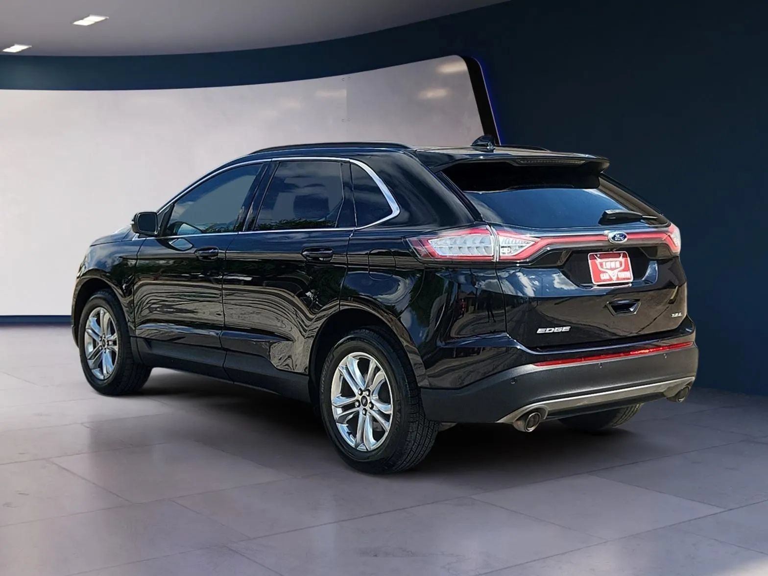 Used 2017 Ford Edge SEL w/ Equipment Group 201A FWD image 3