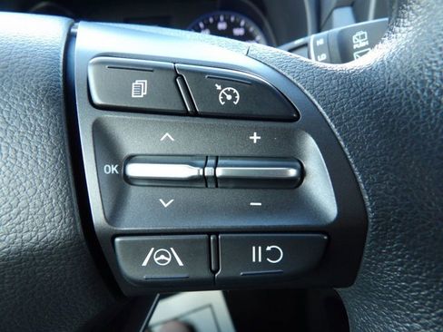 Used 2023 Hyundai Kona SEL image 18