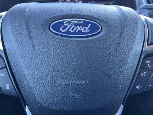 Used 2023 Ford Edge SEL image 33