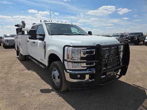 New 2025 Ford F350 XL w/ XL Chrome Package image 6