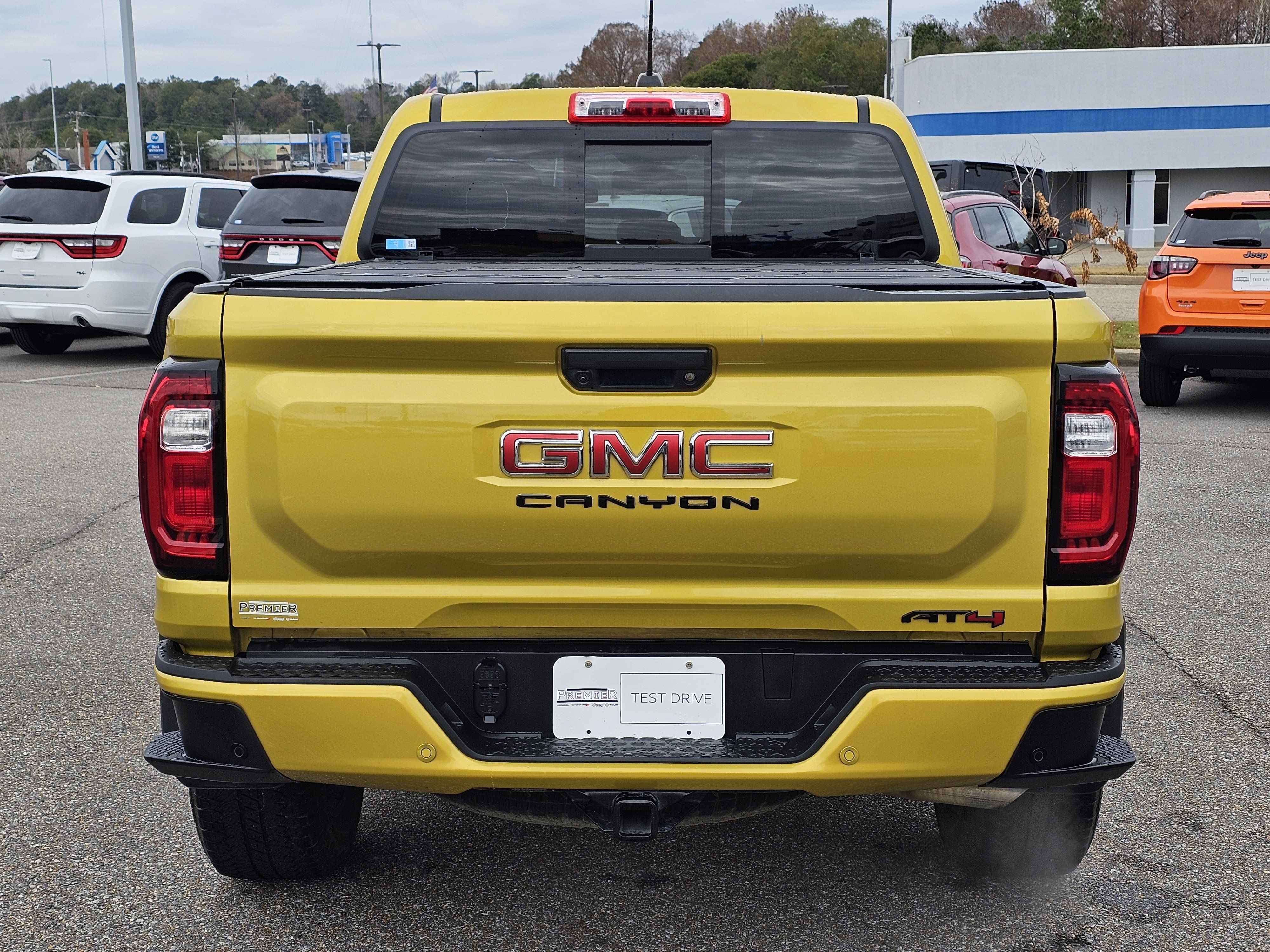 Used 2023 GMC Canyon AT4 w/ AT4 Premium Package AWD/4WD image 10