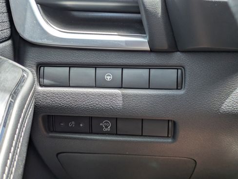 Certified 2023 Nissan Rogue SV FWD image 25