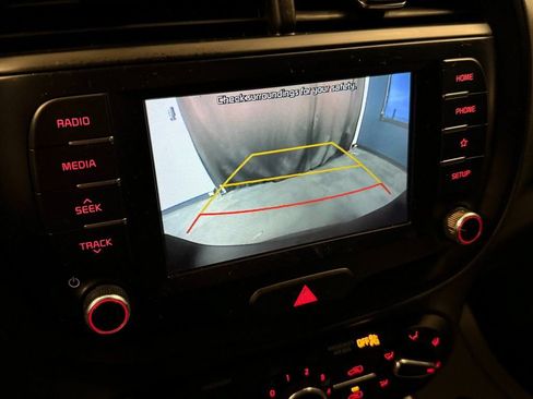Used 2020 Kia Soul LX FWD image 12