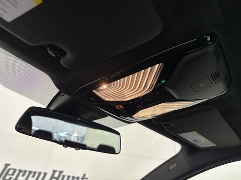 Used 2024 BMW 330i Sedan image 19