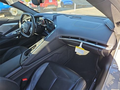 Used 2025 Chevrolet Corvette Stingray Preferred Conv w/ 2LT image 21