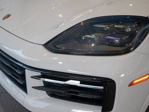 New 2025 Porsche Cayenne AWD/4WD image 12