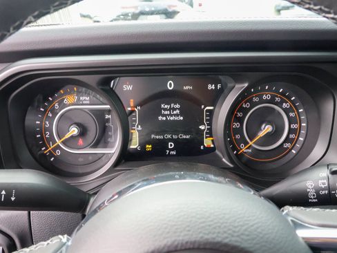 New 2026 Jeep Wrangler Unlimited Sahara AWD/4WD image 25