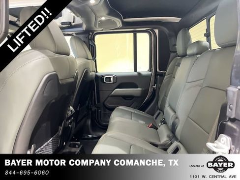 Used 2025 Jeep Gladiator Mojave AWD/4WD image 23