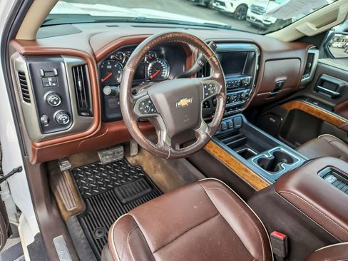 Used 2016 Chevrolet Silverado 1500 High Country w/ High Country Premium Package AWD/4WD image 8
