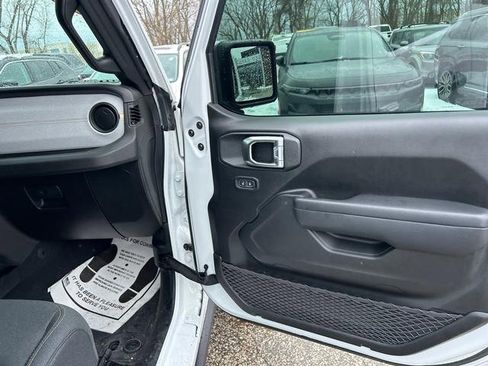 Used 2024 Jeep Gladiator Sport image 29