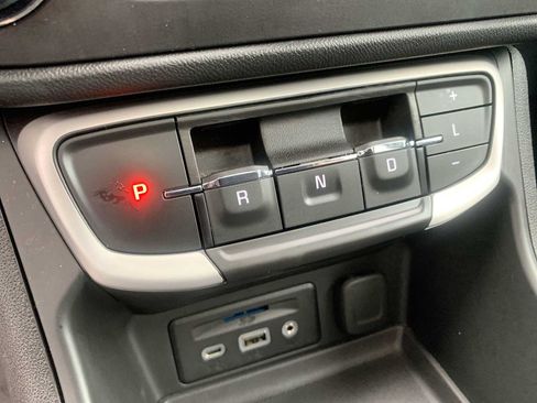 Certified 2023 GMC Terrain SLT w/ Elevation Edition AWD/4WD image 15