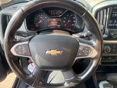 Used 2016 Chevrolet Colorado LT w/ LT Convenience Package RWD image 11
