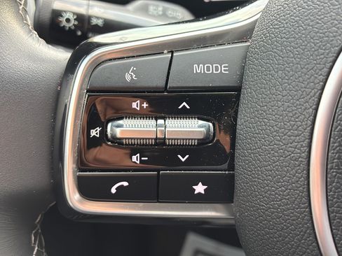 Certified 2025 Kia Sorento S AWD/4WD image 36