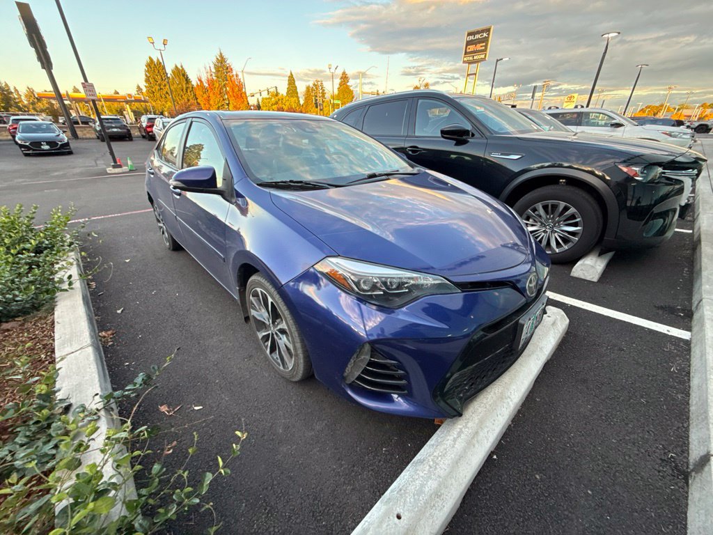 Used 2017 Toyota Corolla XSE FWD image 7