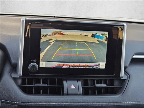 Used 2025 Toyota RAV4 XLE FWD image 12