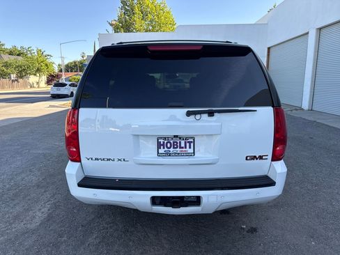 Used 2014 GMC Yukon XL SLT RWD image 4