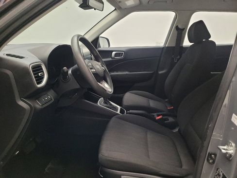 Used 2021 Hyundai Venue SE FWD image 17