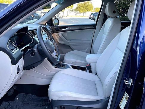 Certified 2023 Volkswagen Tiguan SE w/ Panoramic Sunroof Package image 21