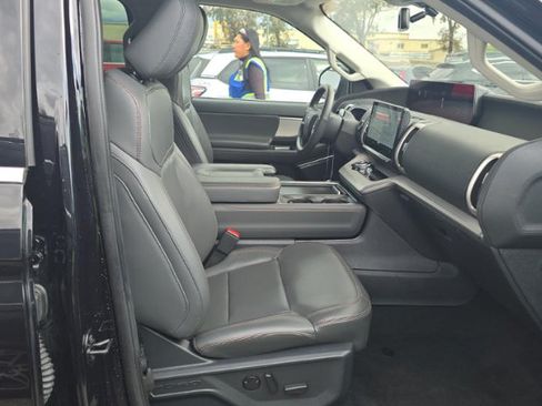 Used 2025 Ford Expedition Max Active RWD image 8