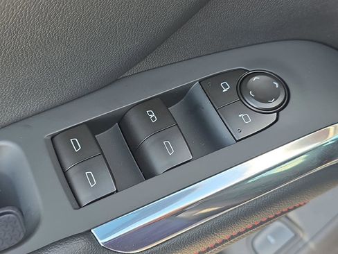 New 2026 Chevrolet Traverse Z71 w/ Driver Confidence Package image 25