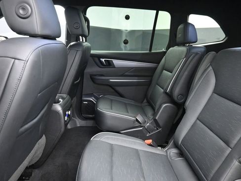 Used 2025 Buick Enclave Sport Touring AWD/4WD image 11