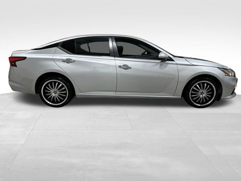 Used 2020 Nissan Altima 2.5 S FWD image 4