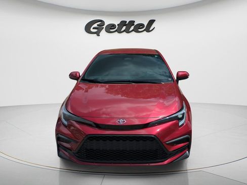 Used 2025 Toyota Corolla SE image 2