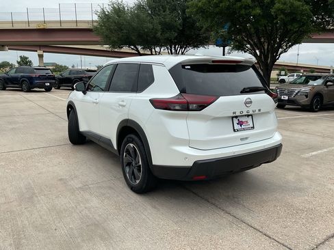 Used 2025 Nissan Rogue SV FWD image 7