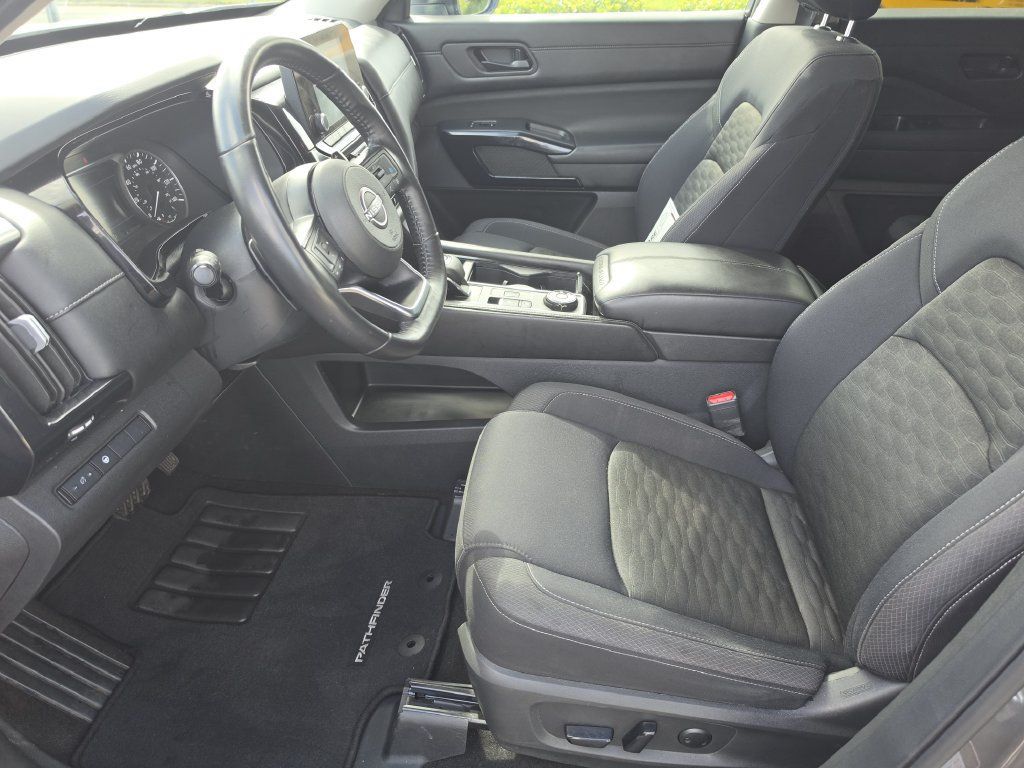 Certified 2024 Nissan Pathfinder SV AWD/4WD image 16