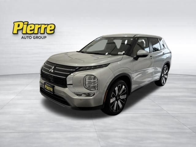 Used 2025 Mitsubishi Outlander SE AWD/4WD 360° Tour