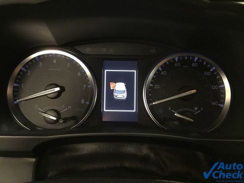 Used 2019 Toyota Highlander XLE image 47