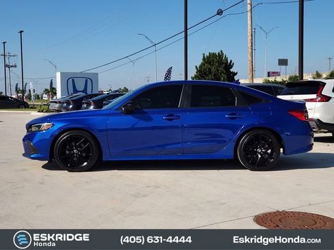 Used 2023 Honda Civic Sport image 4