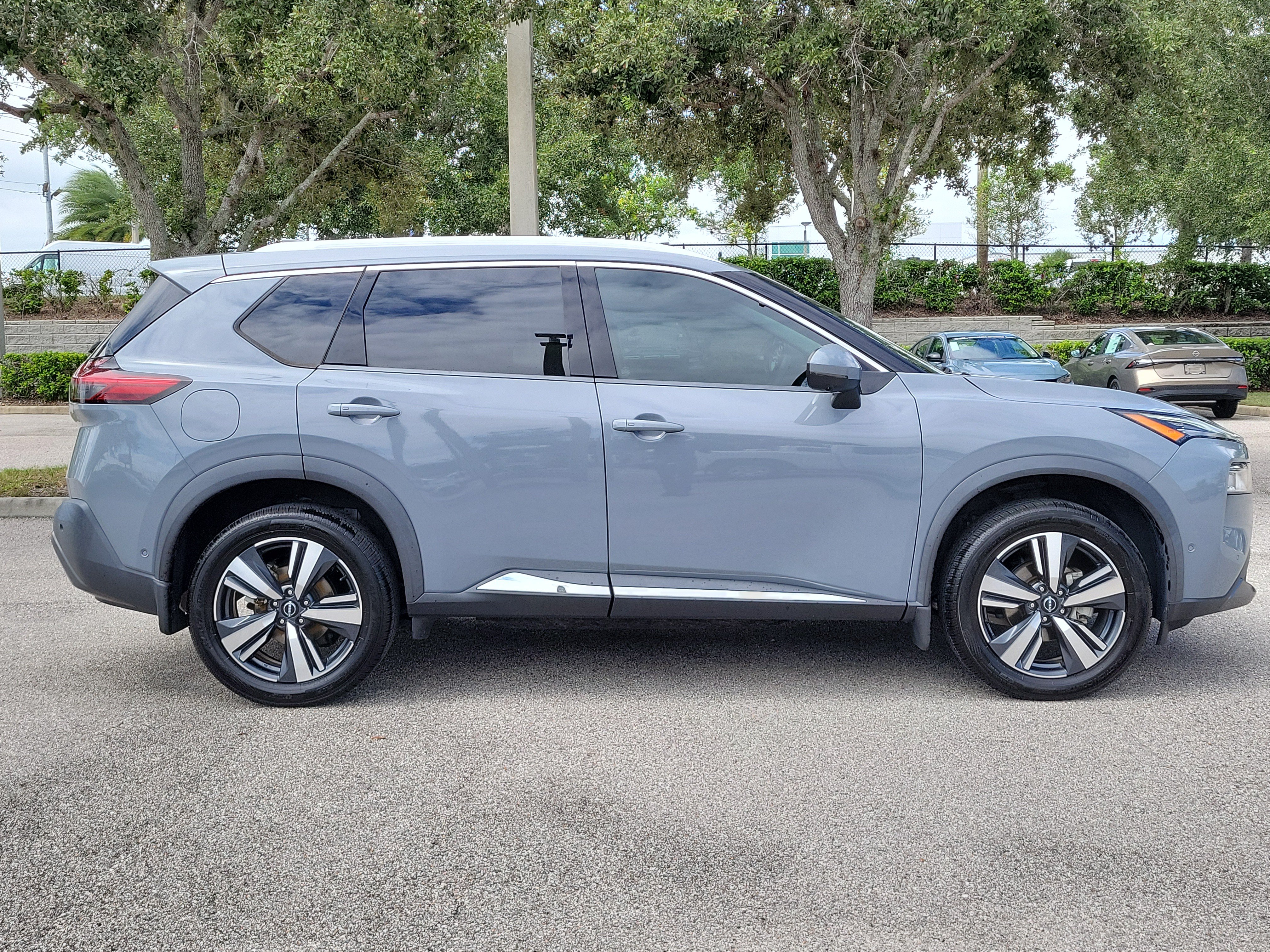 Certified 2023 Nissan Rogue SL w/ SL Premium Package FWD image 4