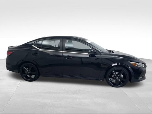Certified 2022 Nissan Sentra SR w/ Midnight Edition FWD image 9