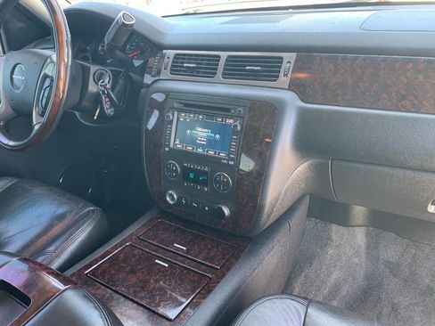 Used 2009 GMC Yukon XL Denali AWD/4WD image 17