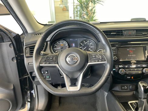 Used 2020 Nissan Rogue SV AWD/4WD image 7