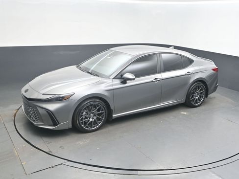 Used 2025 Toyota Camry XSE image 32