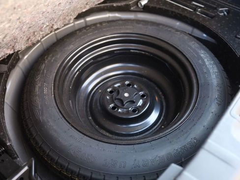 Used 2018 Nissan Rogue Sport SL w/ SL Premium Package image 40