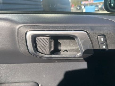 New 2025 Ford Bronco Badlands image 12