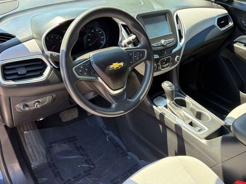 Used 2018 Chevrolet Equinox LS FWD image 4