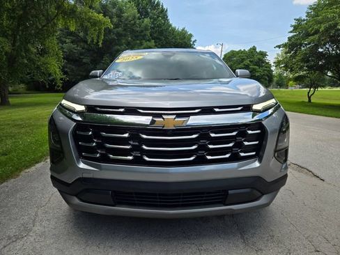 Used 2025 Chevrolet Equinox LT AWD/4WD image 9