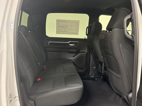 New 2026 RAM 1500 4x4 Crew Cab image 32