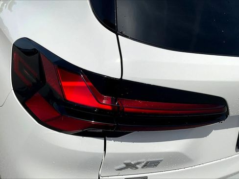 Used 2026 BMW X5 xDrive40i w/ M Sport Package AWD/4WD image 14