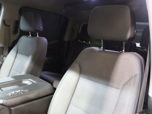 Used 2019 GMC Sierra 1500 SLE w/ SLE Value Package AWD/4WD image 38